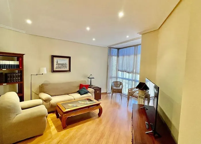 Amplio Piso En Centro Historico. Toledo